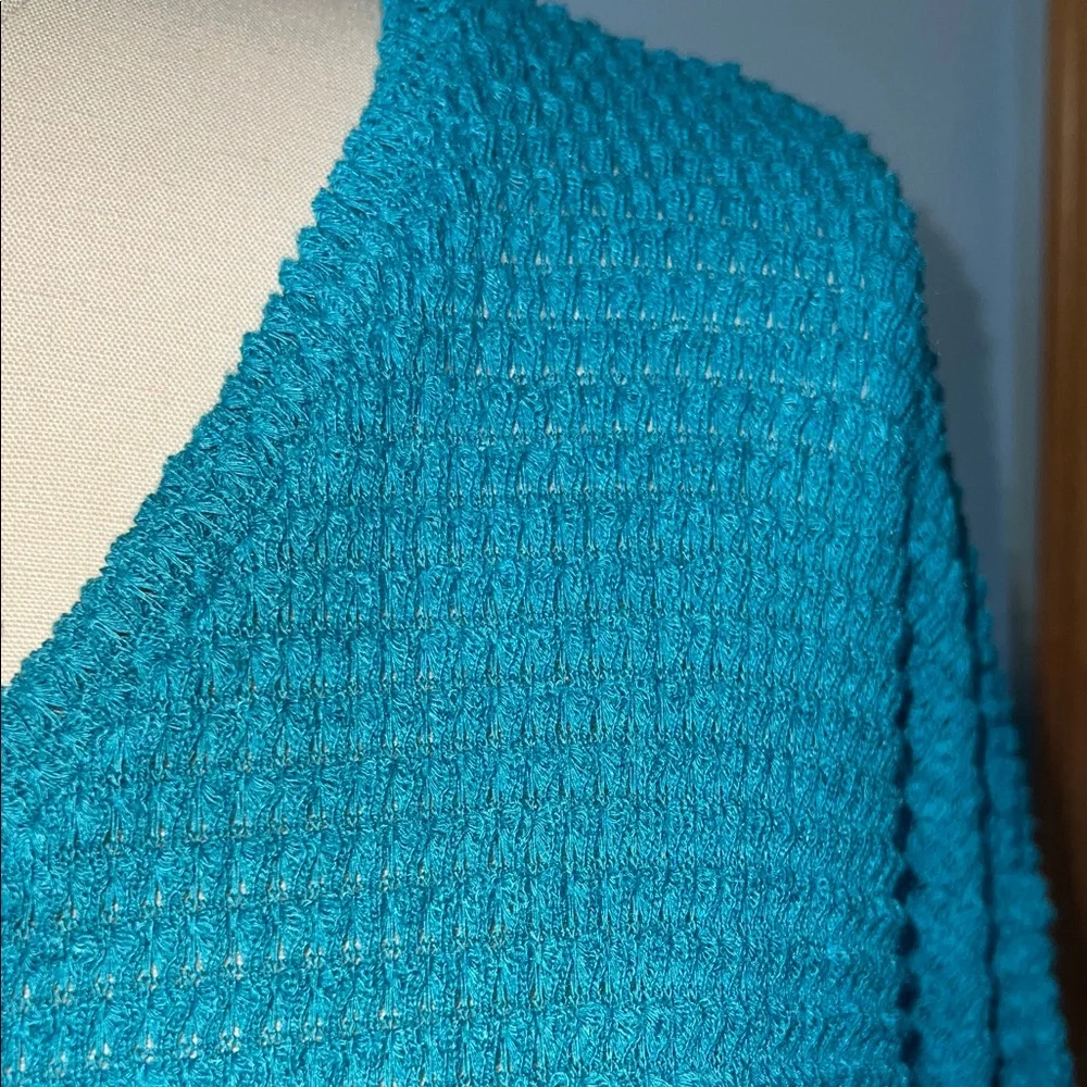 Zenana V-Neck Top Women L/XL‎ Teal Blue Excellent Textured Open Knit Bow Back - Picture 9 of 9